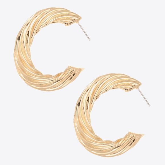 Ribbed C-Hoop Zinc Alloy Earrings For Women - Picture 3 of 3